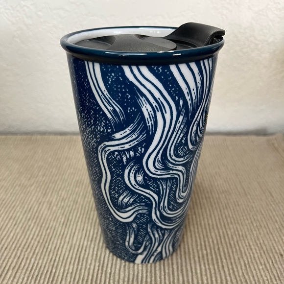 Starbucks - Picture 2 of 7